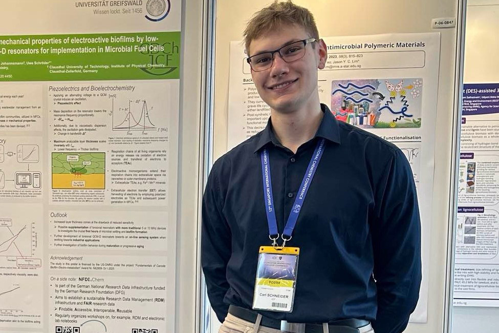 Carl Schneider presents Poster at 